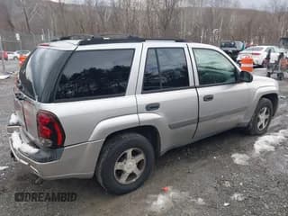 ✅ 2005 Chevrolet TrailBlazer LS • VIN: 1GNDT13S352346316 • Лот: 43914505. Опубликован ранее на IAAI с пробегом 113 390 миль. Бесплатный доступ к архиву аукционных продаж из США и подробный отчёт об истории автомобиля на DreamBid. Изображение 4.