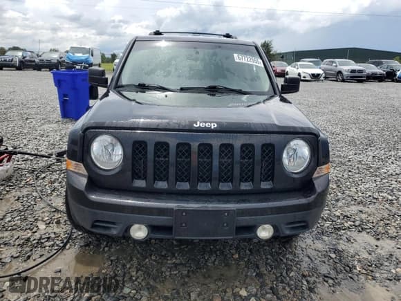✅ 2015 Jeep Patriot Sport • VIN: 1C4NJPBA0FD178378 • Lot: 67722655. Wystawiony na Copart z przebiegiem 101 923 mil. Bezpłatny archiwum sprzedaży aukcyjnych z USA i szczegółowy raport historii pojazdu na DreamBid. Zdjęcie 5.