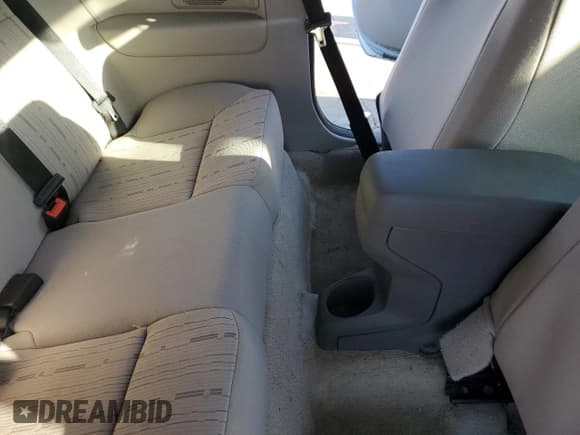 ✅ 2008 Ford Focus SE • VIN: 1FAHP33N08W208028 • Лот: 80749155. Опубликован ранее на Copart с пробегом 96 258 миль. Бесплатный доступ к архиву аукционных продаж из США и подробный отчёт об истории автомобиля на DreamBid. Изображение 10.