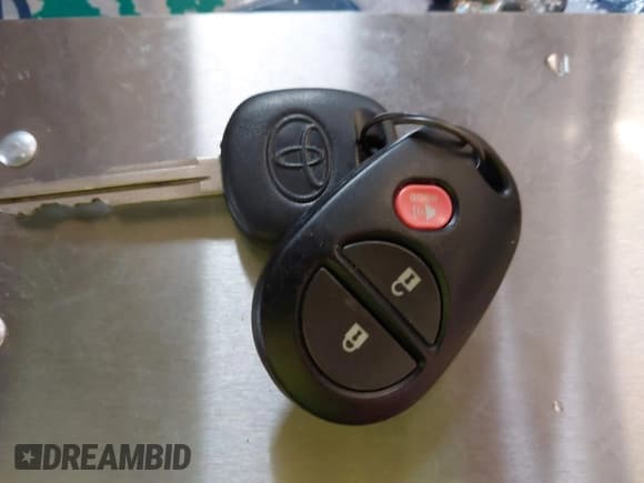 ✅ 2014 Toyota Tacoma • VIN: 3TMLU4ENXEM143779 • Lot: 43475792. Listed on IAAI with 156,975 mi. Free auction sales archive from the USA and detailed vehicle history report at DreamBid. Image 11.