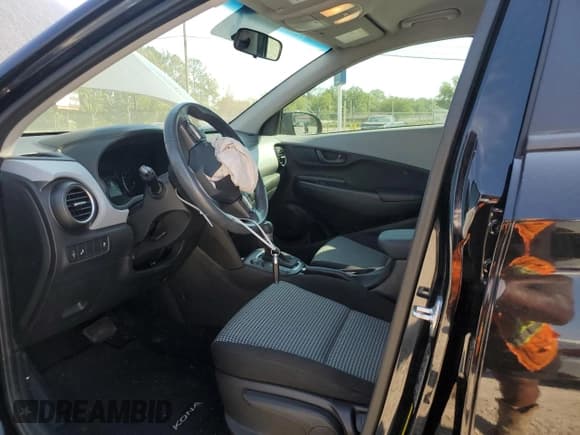 ✅ 2018 Hyundai Kona SEL • VIN: KM8K22AA2JU181324 • Лот: 72411304. Опубликован ранее на Copart с пробегом 14 817 миль. Бесплатный доступ к архиву аукционных продаж из США и подробный отчёт об истории автомобиля на DreamBid. Изображение 7.