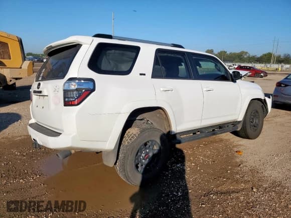 ✅ 2022 Toyota 4Runner SR5 Premium • VIN: JTEFU5JR7N5271068 • Lot: 84411715. Listed on Copart with Not provided. Free auction sales archive from the USA and detailed vehicle history report at DreamBid. Image 3.