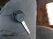 ✅ 1999 Chevrolet Silverado 1500 • VIN: 1GCEC14W8XE180939 • Lot: 43498397. Wystawiony na IAAI z przebiegiem 219 899 mil. Bezpłatny archiwum sprzedaży aukcyjnych z USA i szczegółowy raport historii pojazdu na DreamBid. Zdjęcie 11.