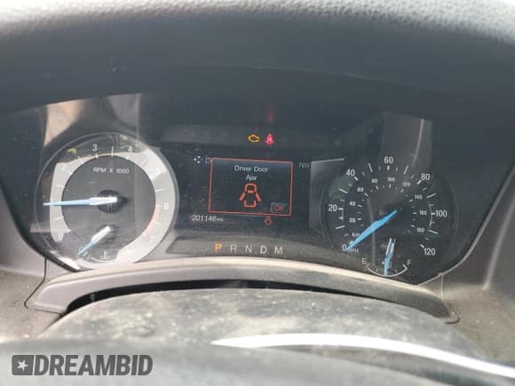 ✅ 2017 Ford Expedition XLT • VIN: 1FMJU1JT1HEA47930 • Lot: 52762545. Listed on Copart with 201,146 mi. Free auction sales archive from the USA and detailed vehicle history report at DreamBid. Image 9.