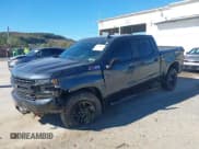 ✅ 2021 Chevrolet Silverado 1500 LT Trail Boss • VIN: 1GCPYFED9MZ355983 • Lot: 43345360. Wystawiony na IAAI z przebiegiem 94 150 mil. Bezpłatny archiwum sprzedaży aukcyjnych z USA i szczegółowy raport historii pojazdu na DreamBid. Zdjęcie 2.