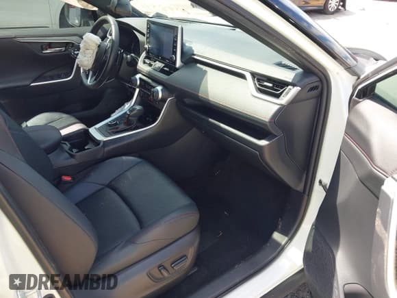 ✅ 2021 Toyota RAV4 XSE • VIN: JTMFB3FV3MD048891 • Лот: 42909253. Опубликован ранее на IAAI с пробегом 52 891 миль. Бесплатный доступ к архиву аукционных продаж из США и подробный отчёт об истории автомобиля на DreamBid. Изображение 5.