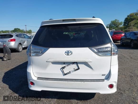 ✅ 2013 Toyota Sienna SE • VIN: 5TDXK3DC5DS366957 • Lot: 43209813. Listed on IAAI with 251,865 mi. Free auction sales archive from the USA and detailed vehicle history report at DreamBid. Image 16.