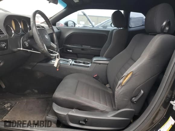 ✅ 2010 Dodge Challenger SE • VIN: 2B3CJ4DV0AH159879 • Lot: 45016735. Wystawiony na Copart z przebiegiem 192 201 mil. Bezpłatny archiwum sprzedaży aukcyjnych z USA i szczegółowy raport historii pojazdu na DreamBid. Zdjęcie 7.