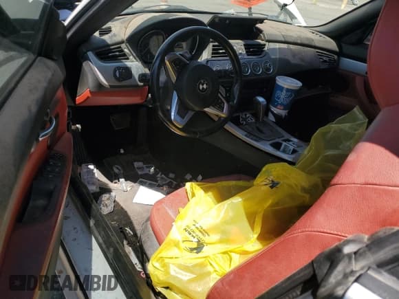 ✅ 2011 BMW Z4 sDrive30i • VIN: WBALM5C53BE380136 • Lot: 51761605. Listed on Copart with 145,367 mi. Free auction sales archive from the USA and detailed vehicle history report at DreamBid. Image 8.