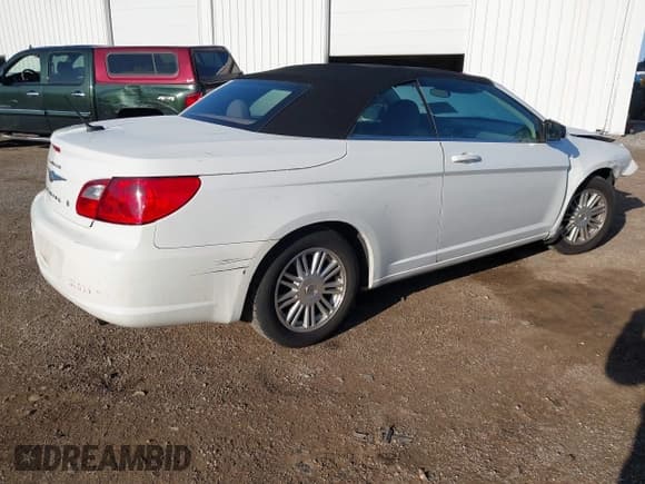 ✅ 2009 Chrysler Sebring Touring • VIN: 1C3LC55D09N516599 • Lot: 41925339. Wystawiony na IAAI z przebiegiem 164 248 mil. Bezpłatny archiwum sprzedaży aukcyjnych z USA i szczegółowy raport historii pojazdu na DreamBid. Zdjęcie 4.