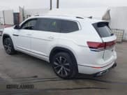 ✅ 2024 Volkswagen Atlas SEL Premium R-Line • VIN: 1V2FR2CA7RC543176 • Lot: 42358945. Wystawiony na IAAI z przebiegiem 7 066 mil. Bezpłatny archiwum sprzedaży aukcyjnych z USA i szczegółowy raport historii pojazdu na DreamBid. Zdjęcie 3.