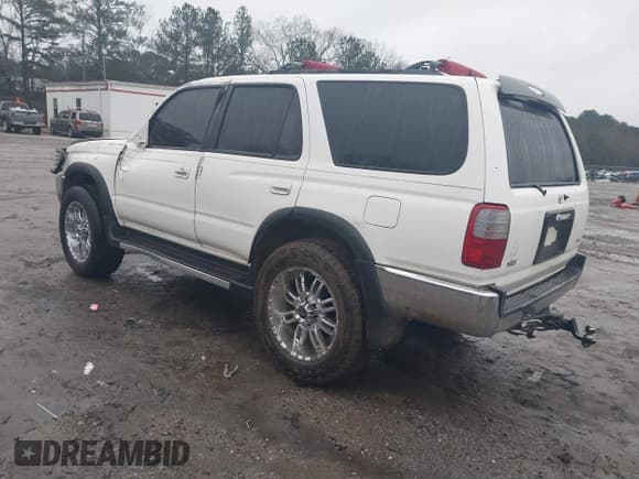 ✅ 1997 Toyota 4Runner SR5 • VIN: JT3GN86R8V0042416 • Lot: 41566895. Listed on IAAI with 374,765 mi. Free auction sales archive from the USA and detailed vehicle history report at DreamBid. Image 3.