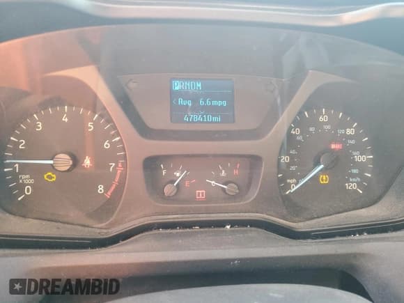 ✅ 2015 Ford Transit XL • VIN: 1FMZK1YM2FKA84961 • Lot: 70116155. Wystawiony na Copart z przebiegiem 478 410 mil. Bezpłatny archiwum sprzedaży aukcyjnych z USA i szczegółowy raport historii pojazdu na DreamBid. Zdjęcie 9.