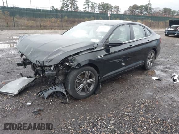 ✅ 2020 Volkswagen Jetta S • VIN: 3VWC57BU4LM080022 • Lot: 43654377. Wystawiony na IAAI z przebiegiem 41 183 mil. Bezpłatny archiwum sprzedaży aukcyjnych z USA i szczegółowy raport historii pojazdu na DreamBid. Zdjęcie 17.