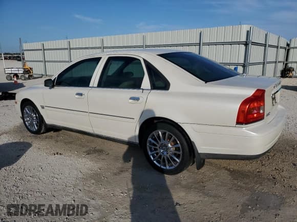 ✅ 2004 Volvo S80 • VIN: YV1TS59HX41382013 • Лот: 88773365. Опубликован ранее на Copart с пробегом 185 838 миль. Бесплатный доступ к архиву аукционных продаж из США и подробный отчёт об истории автомобиля на DreamBid. Изображение 2.