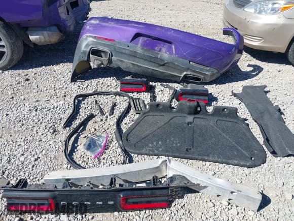 ✅ 2018 Dodge Challenger GT • VIN: 2C3CDZGG6JH326198 • Lot: 43311494. Listed on IAAI with 92,165 mi. Free auction sales archive from the USA and detailed vehicle history report at DreamBid. Image 12.