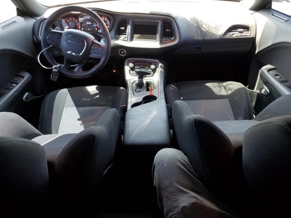 ✅ 2022 Dodge Challenger GT • VIN: 2C3CDZJG6NH223295 • Lot: 57246643. Wystawiony na Copart z przebiegiem 4 213 mil. Bezpłatny archiwum sprzedaży aukcyjnych z USA i szczegółowy raport historii pojazdu na DreamBid. Zdjęcie 8.