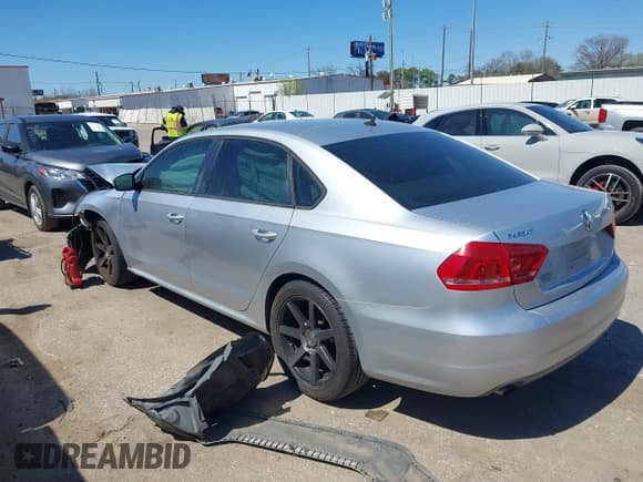 ✅ 2015 Volkswagen Passat Limited Edition • VIN: 1VWAT7A30FC014689 • Lot: 41758748. Listed on IAAI with 140,545 mi. Free auction sales archive from the USA and detailed vehicle history report at DreamBid. Image 3.
