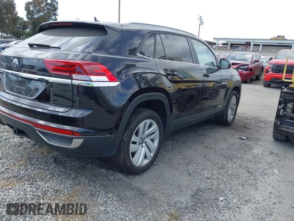 ✅ 2022 Volkswagen Atlas SE • VIN: 1V2JE2CAXNC229523 • Lot: 41364396. Wystawiony na IAAI z przebiegiem 19 781 mil. Bezpłatny archiwum sprzedaży aukcyjnych z USA i szczegółowy raport historii pojazdu na DreamBid. Zdjęcie 4.