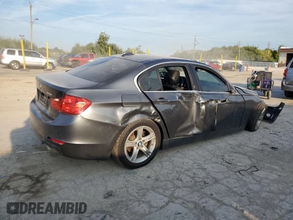 ✅ 2015 BMW 3 Series 328i xDrive • VIN: WBA3B5G5XFNS12922 • Lot: 80540815. Wystawiony na Copart z przebiegiem 143 802 mil. Bezpłatny archiwum sprzedaży aukcyjnych z USA i szczegółowy raport historii pojazdu na DreamBid. Zdjęcie 3.