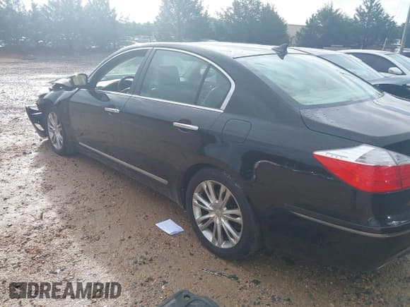 ✅ 2010 Hyundai Genesis • VIN: KMHGC4DFXAU092607 • Лот: 42501604. Опубликован ранее на IAAI с пробегом 310 821 миль. Бесплатный доступ к архиву аукционных продаж из США и подробный отчёт об истории автомобиля на DreamBid. Изображение 3.