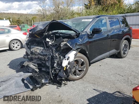 ✅ 2025 Nissan Rogue SV • VIN: JN8BT3BB1SW153149 • Lot: 89473925. Listed on Copart with 17,573 mi. Free auction sales archive from the USA and detailed vehicle history report at DreamBid. Image 1.