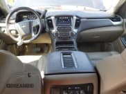 ✅ 2017 Chevrolet Tahoe Premier • VIN: 1GNSKCKC6HR241670 • Лот: 71445705. Опубликован ранее на Copart с пробегом 107 021 миль. Бесплатный доступ к архиву аукционных продаж из США и подробный отчёт об истории автомобиля на DreamBid. Изображение 8.