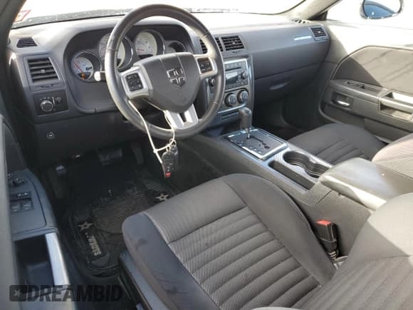 ✅ 2013 Dodge Challenger Rallye Redline • VIN: 2C3CDYAG6DH737172 • Lot: 46107225. Wystawiony na Copart z przebiegiem 51 871 mil. Bezpłatny archiwum sprzedaży aukcyjnych z USA i szczegółowy raport historii pojazdu na DreamBid. Zdjęcie 8.