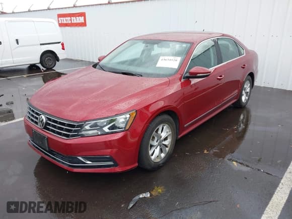 ✅ 2017 Volkswagen Passat S • VIN: 1VWAT7A39HC049038 • Лот: 43634520. Опубликован ранее на IAAI с пробегом 75 547 миль. Бесплатный доступ к архиву аукционных продаж из США и подробный отчёт об истории автомобиля на DreamBid. Изображение 2.