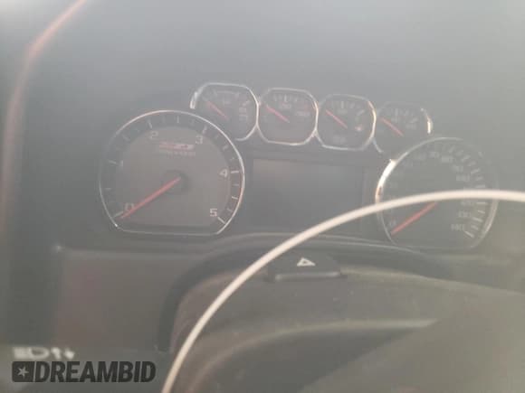 ✅ 2015 Chevrolet Silverado 2500HD LTZ • VIN: 1GC1KWE81FF125367 • Lot: 56750154. Wystawiony na Copart z przebiegiem Nie podano. Bezpłatny archiwum sprzedaży aukcyjnych z USA i szczegółowy raport historii pojazdu na DreamBid. Zdjęcie 9.