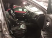 ✅ 2019 Jeep Cherokee Latitude Plus • VIN: 1C4PJMLX2KD427395 • Лот: 41586532. Опубликован ранее на IAAI с пробегом 84 033 миль. Бесплатный доступ к архиву аукционных продаж из США и подробный отчёт об истории автомобиля на DreamBid. Изображение 5.