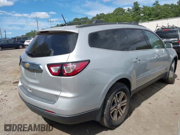✅ 2017 Chevrolet Traverse LT • VIN: 1GNKVHKD9HJ297422 • Lot: 42774953. Wystawiony na IAAI z przebiegiem 176 393 mil. Bezpłatny archiwum sprzedaży aukcyjnych z USA i szczegółowy raport historii pojazdu na DreamBid. Zdjęcie 4.