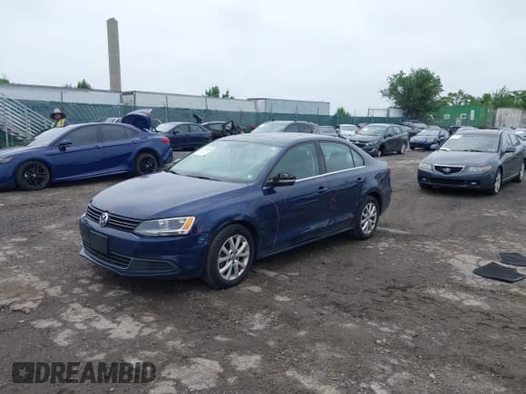 ✅ 2013 Volkswagen Jetta SE • VIN: 3VWDP7AJ2DM409212 • Lot: 42519938. Wystawiony na IAAI z przebiegiem 118 813 mil. Bezpłatny archiwum sprzedaży aukcyjnych z USA i szczegółowy raport historii pojazdu na DreamBid. Zdjęcie 2.
