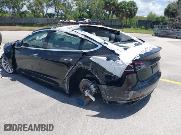 ✅ 2020 Tesla Model 3 Long Range • VIN: 5YJ3E1EB1LF790865 • Lot: 29341588. Wystawiony na IAAI z przebiegiem 2 082 mil. Bezpłatny archiwum sprzedaży aukcyjnych z USA i szczegółowy raport historii pojazdu na DreamBid. Zdjęcie 3.