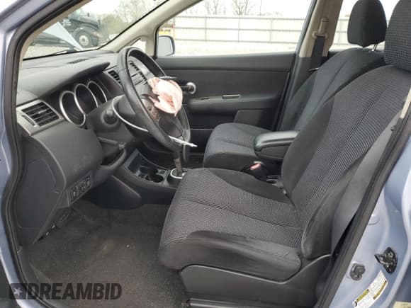 ✅ 2010 Nissan Versa SL • VIN: 3N1BC1CP7AL387720 • Lot: 82681275. Listed on Copart with 80,314 mi. Free auction sales archive from the USA and detailed vehicle history report at DreamBid. Image 7.