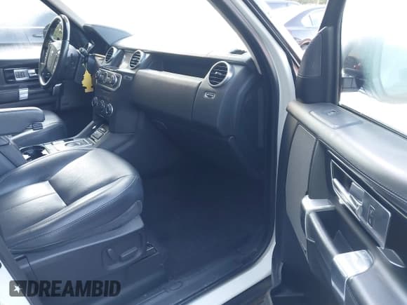 ✅ 2016 Land Rover LR4 HSE Lux • VIN: SALAK2V64GA793159 • Lot: 43132798. Wystawiony na IAAI z przebiegiem 112 996 mil. Bezpłatny archiwum sprzedaży aukcyjnych z USA i szczegółowy raport historii pojazdu na DreamBid. Zdjęcie 5.