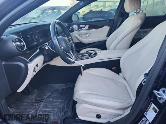 ✅ 2020 Mercedes-Benz E 350 • VIN: WDDZF8EB2LA721858 • Лот: 81833285. Опубликован ранее на Copart с пробегом 111 984 миль. Бесплатный доступ к архиву аукционных продаж из США и подробный отчёт об истории автомобиля на DreamBid. Изображение 7.