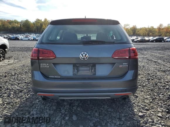 ✅ 2017 Volkswagen Golf S • VIN: 3VWH17AU5HM510697 • Lot: 86686995. Listed on Copart with 118,511 mi. Free auction sales archive from the USA and detailed vehicle history report at DreamBid. Image 6.