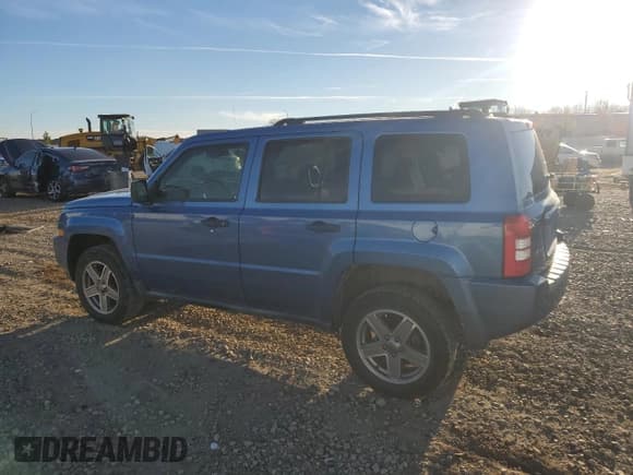 ✅ 2007 Jeep Patriot Sport • VIN: 1J8FF28W07D396004 • Лот: 90619135. Опубликован ранее на Copart с пробегом 154 379 миль. Бесплатный доступ к архиву аукционных продаж из США и подробный отчёт об истории автомобиля на DreamBid. Изображение 2.