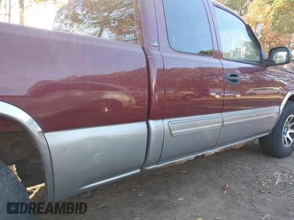 ✅ 2003 Chevrolet Silverado 1500 LS • VIN: 2GCEC19T731137235 • Лот: 43697659. Опубликован ранее на IAAI с пробегом 200 000 миль. Бесплатный доступ к архиву аукционных продаж из США и подробный отчёт об истории автомобиля на DreamBid. Изображение 6.