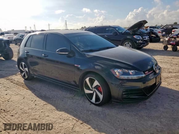 ✅ 2021 Volkswagen Golf GTI S • VIN: 3VW6T7AU7MM005594 • Lot: 83853005. Wystawiony na Copart z przebiegiem 41 910 mil. Bezpłatny archiwum sprzedaży aukcyjnych z USA i szczegółowy raport historii pojazdu na DreamBid. Zdjęcie 4.
