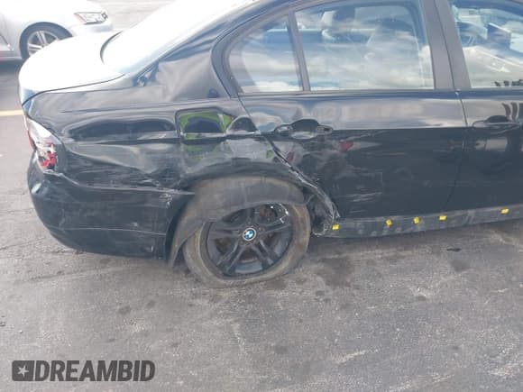 ✅ 2008 BMW 3 Series 328xi • VIN: WBAVC93538K041650 • Lot: 43830257. Listed on IAAI with 142,387 mi. Free auction sales archive from the USA and detailed vehicle history report at DreamBid. Image 6.