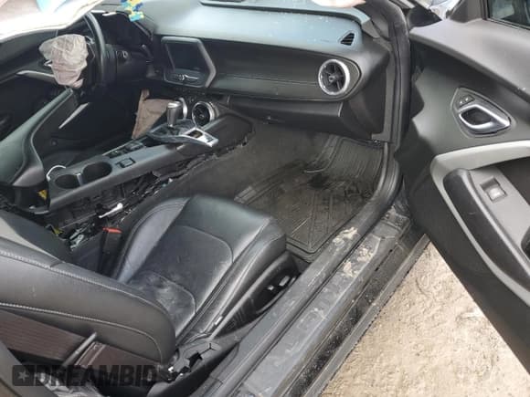 ✅ 2017 Chevrolet Camaro 1LT • VIN: 1G1FB1RX2H0212851 • Лот: 86617655. Опубликован ранее на Copart с пробегом Не указан. Бесплатный доступ к архиву аукционных продаж из США и подробный отчёт об истории автомобиля на DreamBid. Изображение 11.