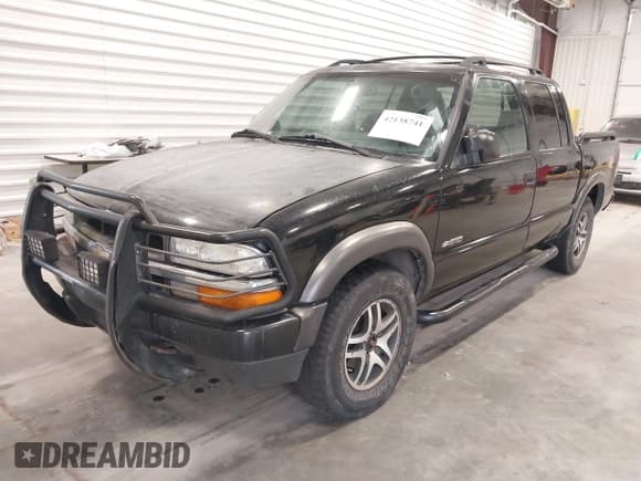 ✅ 2002 Chevrolet S-10 LS • VIN: 1GCDT13W72K179577 • Лот: 42138741. Опубликован ранее на IAAI с пробегом 173 303 миль. Бесплатный доступ к архиву аукционных продаж из США и подробный отчёт об истории автомобиля на DreamBid. Изображение 2.