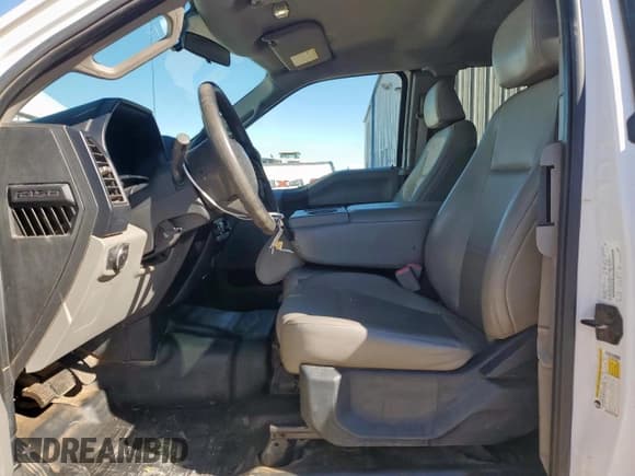 ✅ 2016 Ford F-150 XL • VIN: 1FTFX1EF5GKF57655 • Lot: 90010985. Listed on Copart with 182,528 mi. Free auction sales archive from the USA and detailed vehicle history report at DreamBid. Image 7.