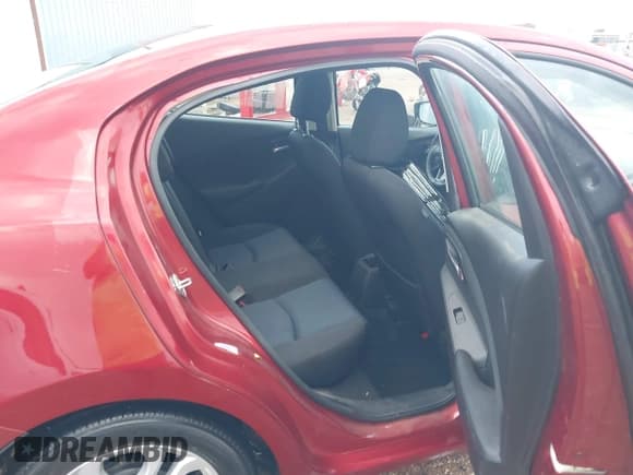 ✅ 2017 Toyota Yaris • VIN: 3MYDLBYVXHY157784 • Lot: 43366309. Wystawiony na IAAI z przebiegiem 52 864 mil. Bezpłatny archiwum sprzedaży aukcyjnych z USA i szczegółowy raport historii pojazdu na DreamBid. Zdjęcie 8.