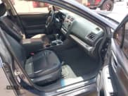 ✅ 2017 Subaru Legacy Limited • VIN: 4S3BNAN69H3051875 • Lot: 42584541. Wystawiony na IAAI z przebiegiem 122 488 mil. Bezpłatny archiwum sprzedaży aukcyjnych z USA i szczegółowy raport historii pojazdu na DreamBid. Zdjęcie 5.