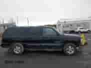 2000 Chevrolet Suburban LT с VIN 3GNFK16T1YG197268, выставлен на аукционе IAAI как лот 42026756 с пробегом 151 674 миль миль и . История ставок и продаж доступна на DreamBid. Изображение 13.