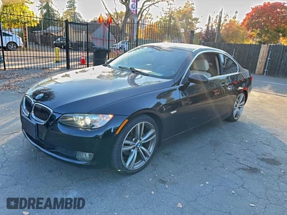 ✅ 2007 BMW 3 Series 328i • VIN: WBAWB335X7PV70714 • Lot: 94824665. Wystawiony na Copart z przebiegiem 104 990 mil. Bezpłatny archiwum sprzedaży aukcyjnych z USA i szczegółowy raport historii pojazdu na DreamBid. Zdjęcie 2.