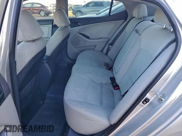 ✅ 2014 Kia Optima LX • VIN: KNAGM4A71E5464332 • Lot: 95200815. Wystawiony na Copart z przebiegiem 142 749 mil. Bezpłatny archiwum sprzedaży aukcyjnych z USA i szczegółowy raport historii pojazdu na DreamBid. Zdjęcie 10.